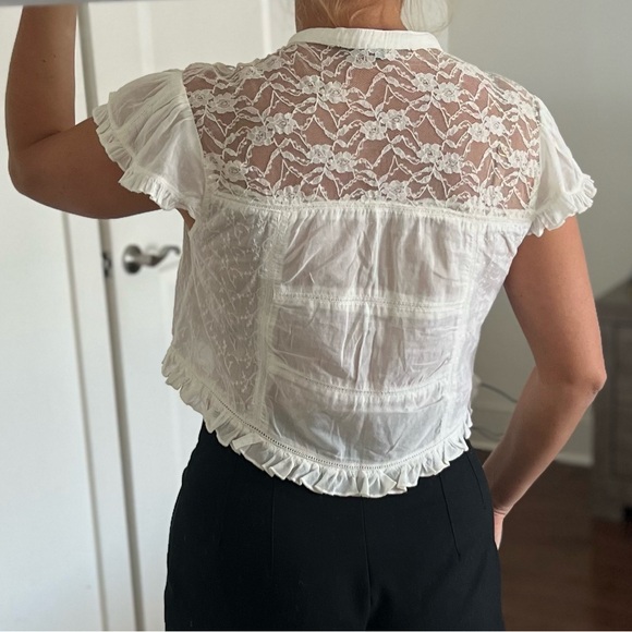 Chic White Ruffled Blouse - Picture 2 of 6